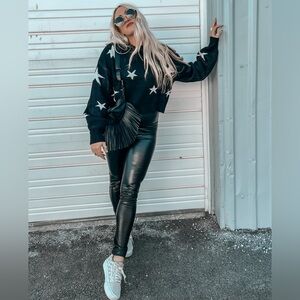 Black Star-Pattern Crewneck Sweater - Women's